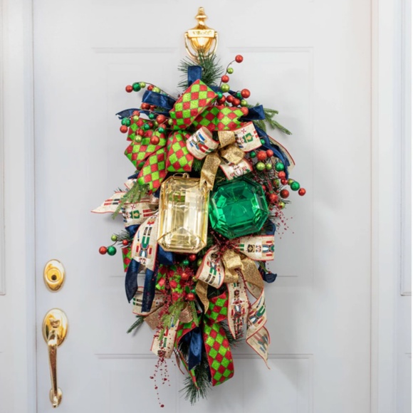 Champagne Gold 3D Gem Ornament – Faceted Acrylic, Mirrored & Sparkling - Picture 9 of 9